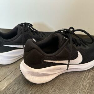Nike Black and White Revolution 7 Running Shoes - Mismatched Sizes!